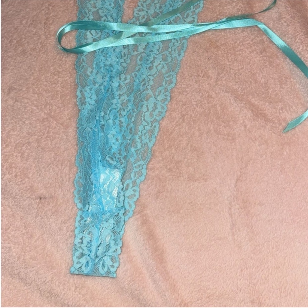 Turquoise Lace Ribbon - Picture 3 of 3